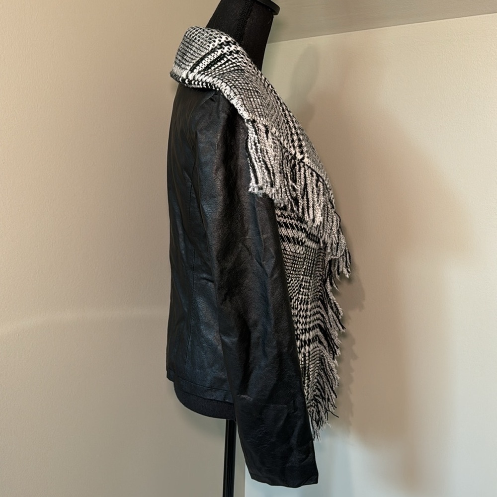 Guess Wool Blend Plaid Jacket Faux Leather Arms Fringe Trim Size Small - Picture 4 of 6